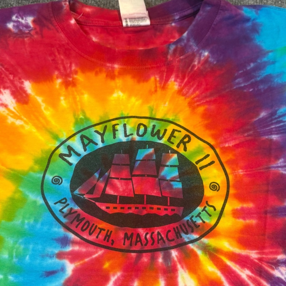 Mayflower II Ship Plymouth Massachusetts Rainbow Tie Dye T-Shirt  Mens‎ Large